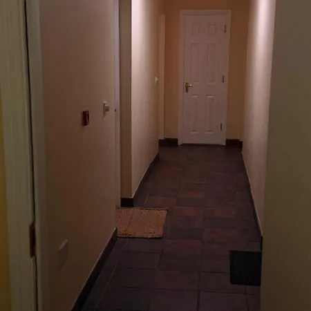 Cosy Retreat 7-min Walk To Eyre Square