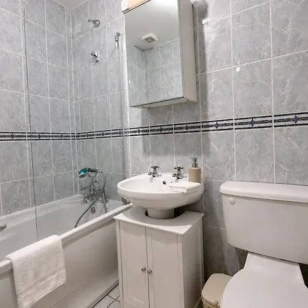 Apartment Cosy Retreat 7-min Walk To Eyre Square Galway